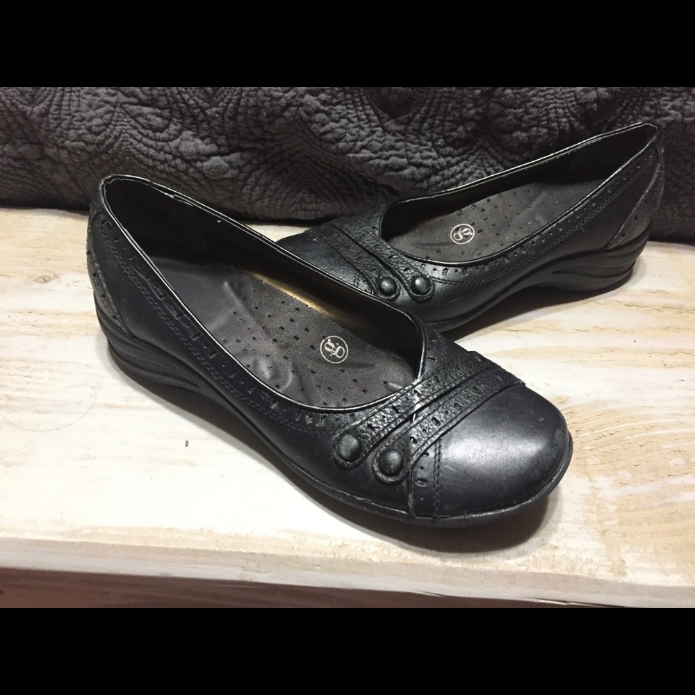 Black size 7.5 hush puppy wedge heels
